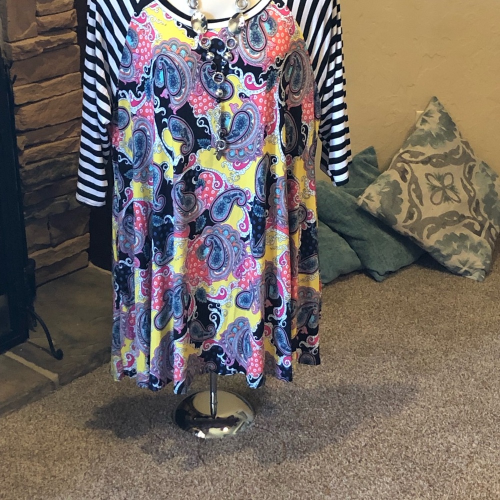 NWOT Boutique Style Shirt Dress - Picture 2 of 3